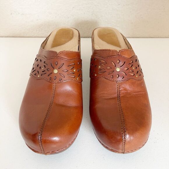 Dansko Tan Leather Cut-Out Mules - Picture 4 of 12